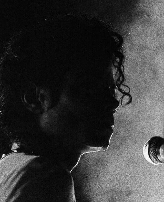 Michael Jackson silhouette